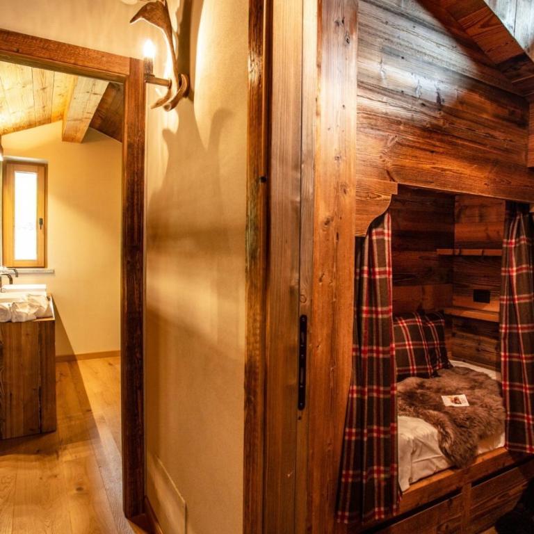 HelloChalet - Chalet Seventy One - Larger Family Ski Chalet in the center - Superior Chalet - 50