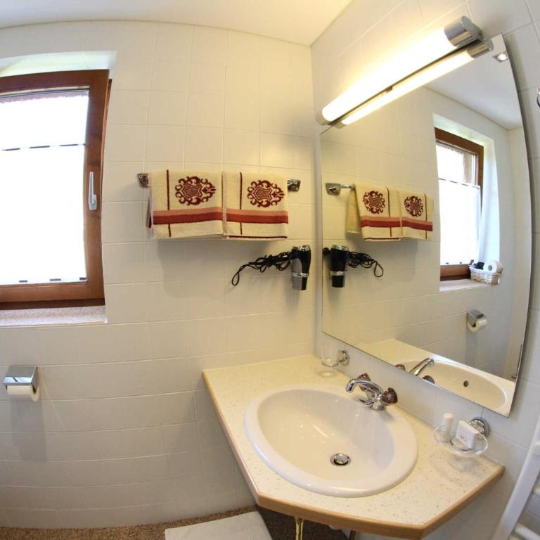 Gästehaus Burgi - Vierbettzimmer - 13