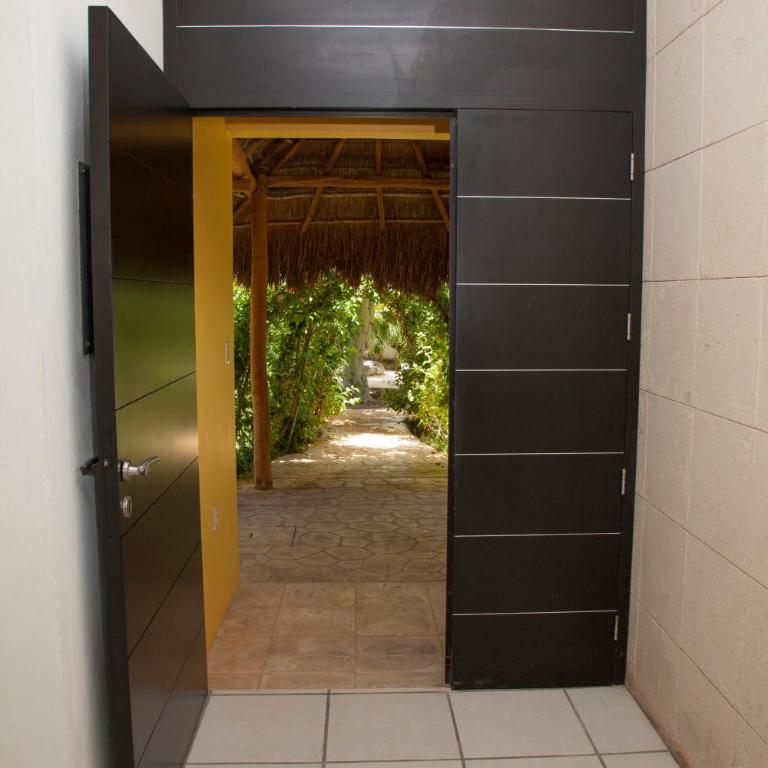 Beautiful Private Villa for 16 PAX with garden, BBQ and pool, Playa del Carmen - Six-Bedroom House - 40