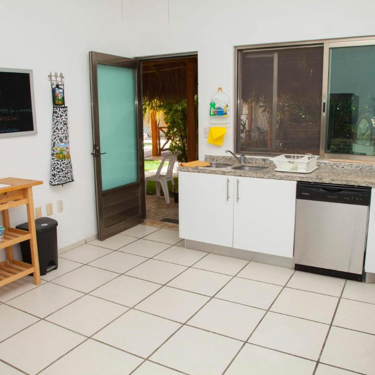 Beautiful Private Villa for 16 PAX with garden, BBQ and pool, Playa del Carmen - Six-Bedroom House - 25