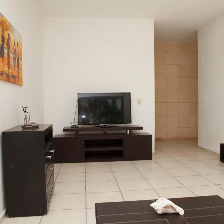 Beautiful Private Villa for 16 PAX with garden, BBQ and pool, Playa del Carmen - Six-Bedroom House - 43