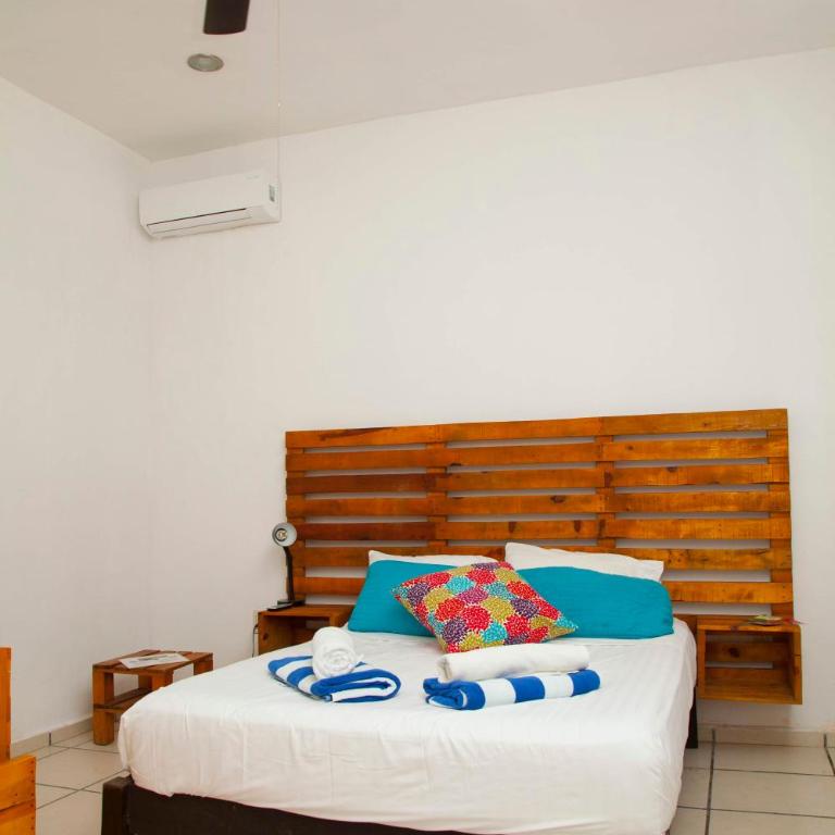 Beautiful Private Villa for 16 PAX with garden, BBQ and pool, Playa del Carmen - Six-Bedroom House - 17