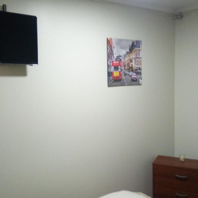 Hostal Los Castaños - Habitación Individual con baño privado - 9