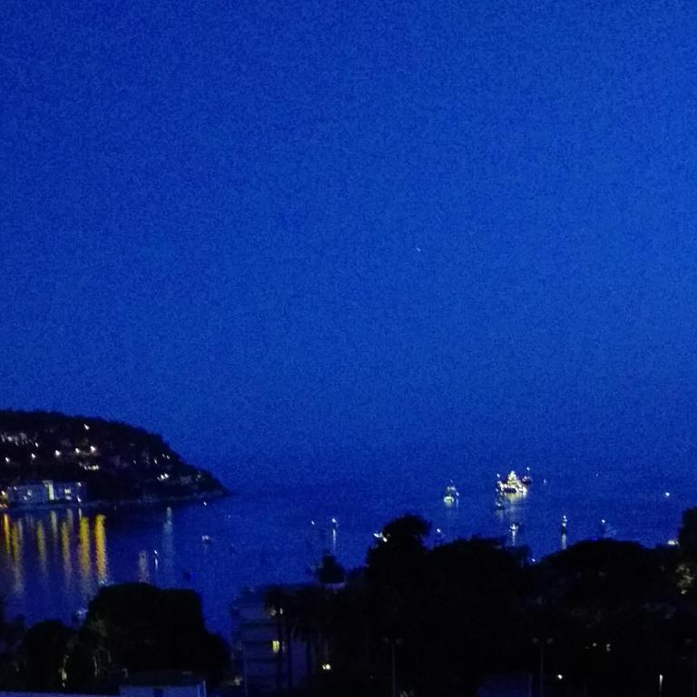 Vue mer exceptionnelle entre Nice et Monaco - Appartement 2 Chambres - 45