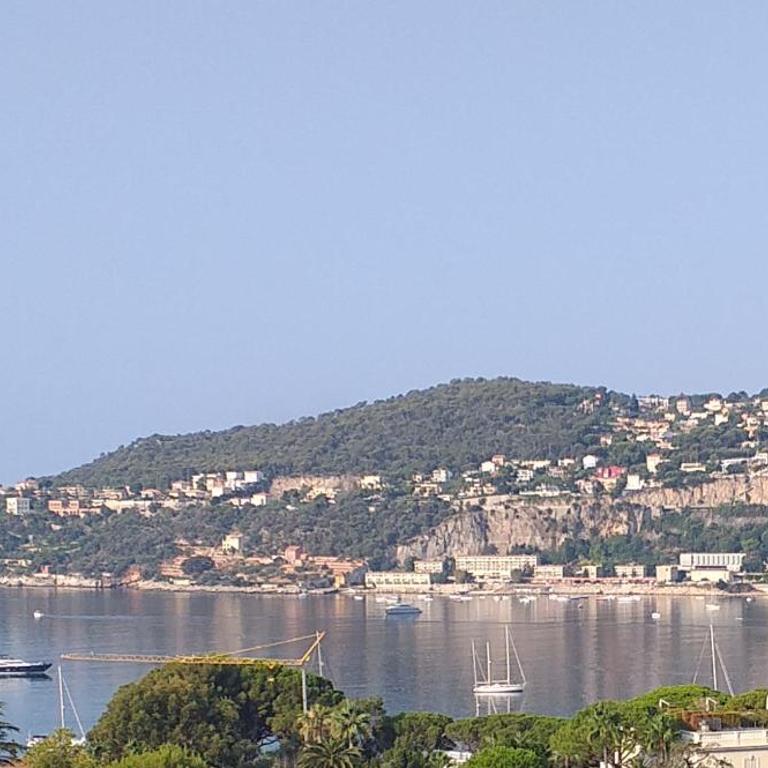 Vue mer exceptionnelle entre Nice et Monaco - Appartement 2 Chambres - 11