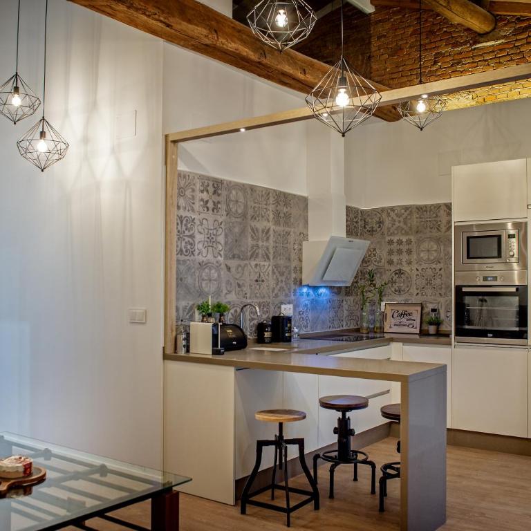 Apartamentos Turisticos Moret 11 - 2A - Three-Bedroom Apartment - 4