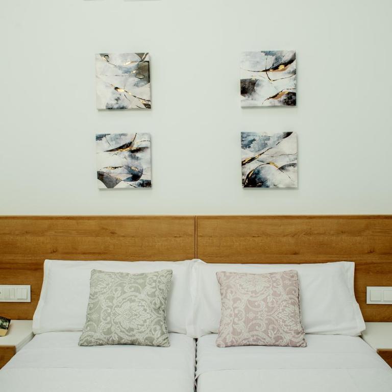 Apartamentos Turisticos Moret 11 - 2A - Three-Bedroom Apartment - 23