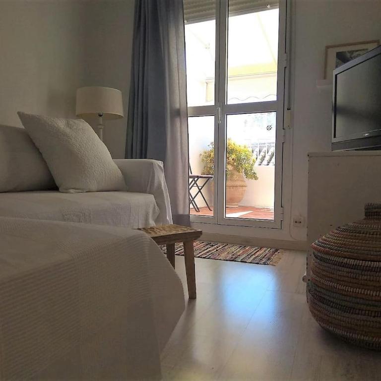 PRECIOSO ATICO JUNTO A LA MAGDALENA - One-Bedroom Apartment - 3