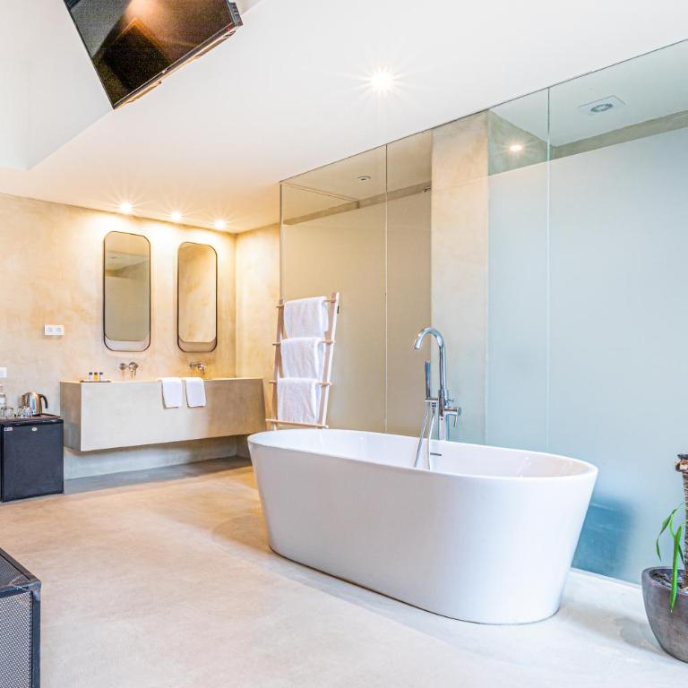 Casa Lirio by Blossom Hotels - Deluxe Family Room - 3