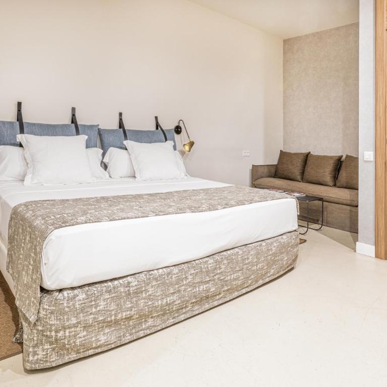 Casa Lirio by Blossom Hotels - Standard Family Room - 4