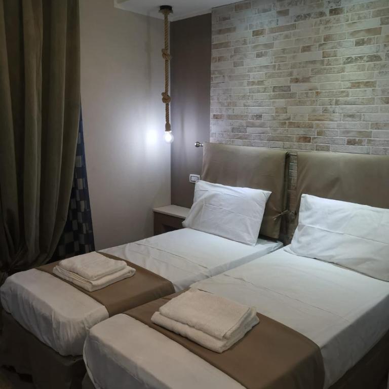 Guesthouse Luisella - Deluxe Double or Twin Room with City View - 3