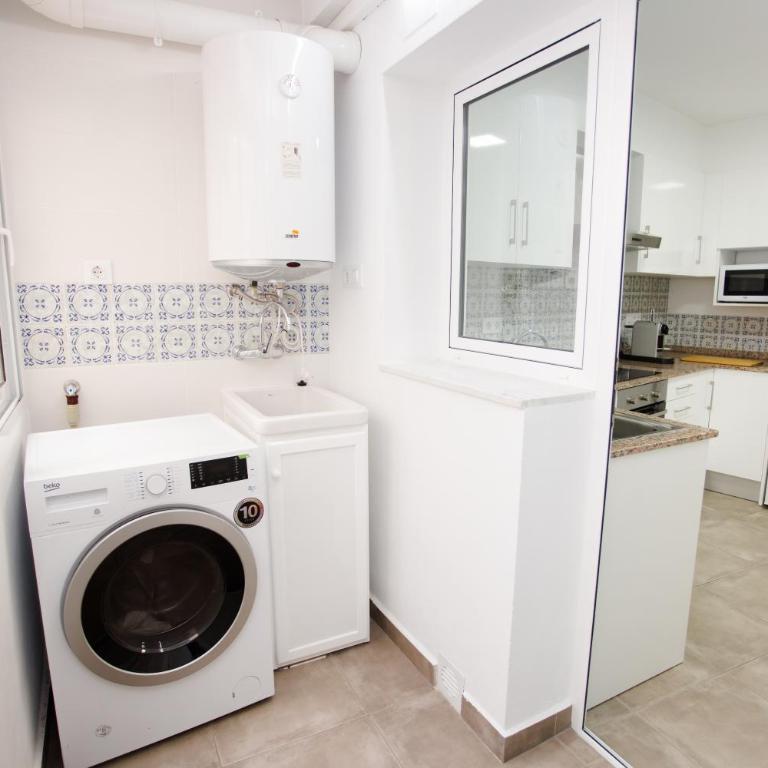 Enviable Location at Port Denia - Walk to Marineta Casiana Beach - Apartamento - 15