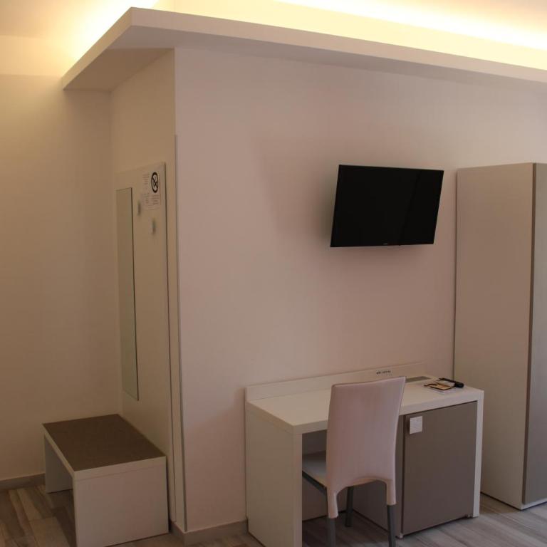 B&B Selene - Camera Tripla con Balcone - 3