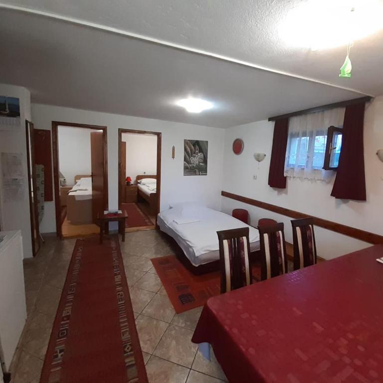 Apartmani Perovic - Two-Bedroom Apartment - 1