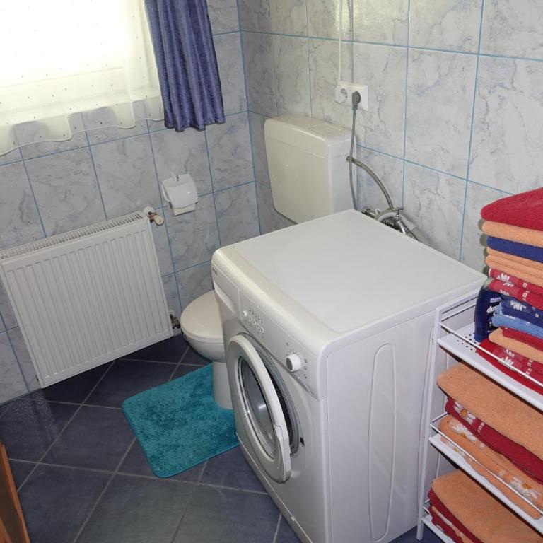 Ferienwohnung Grießer - Apartment mit 3 Schlafzimmern - Nebengebäude - 1. Etage - 2