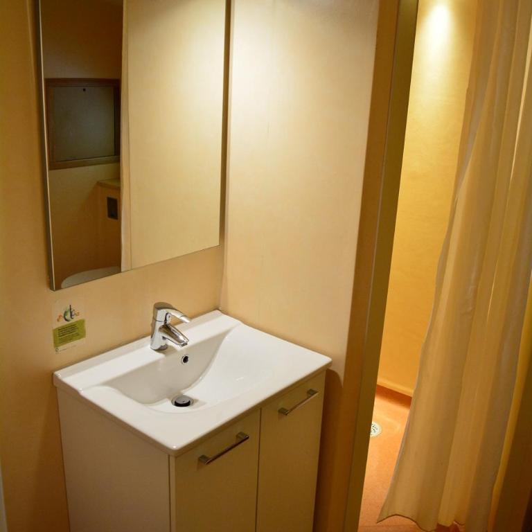 CIS-Ethic Etapes de Val Cenis - Chambre Triple avec Salle de Bains Privative - 5