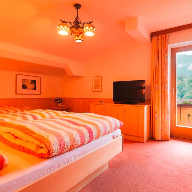 Ferienwohnung Saalbach Fieberbrunn - Two-Bedroom Apartment with Balcony Top 8 - 1