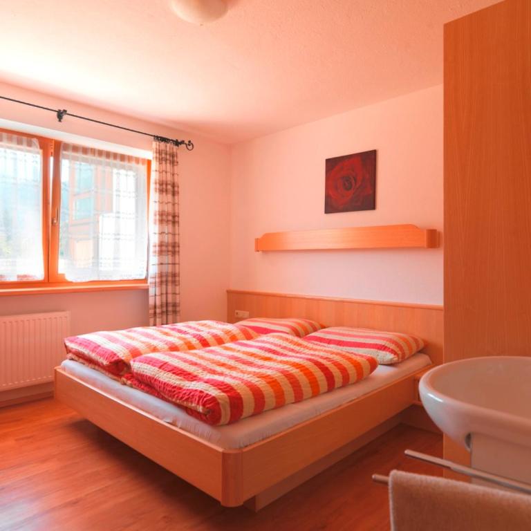 Ferienwohnung Saalbach Fieberbrunn - Two-Bedroom Apartment with Balcony TOP 4 - 1