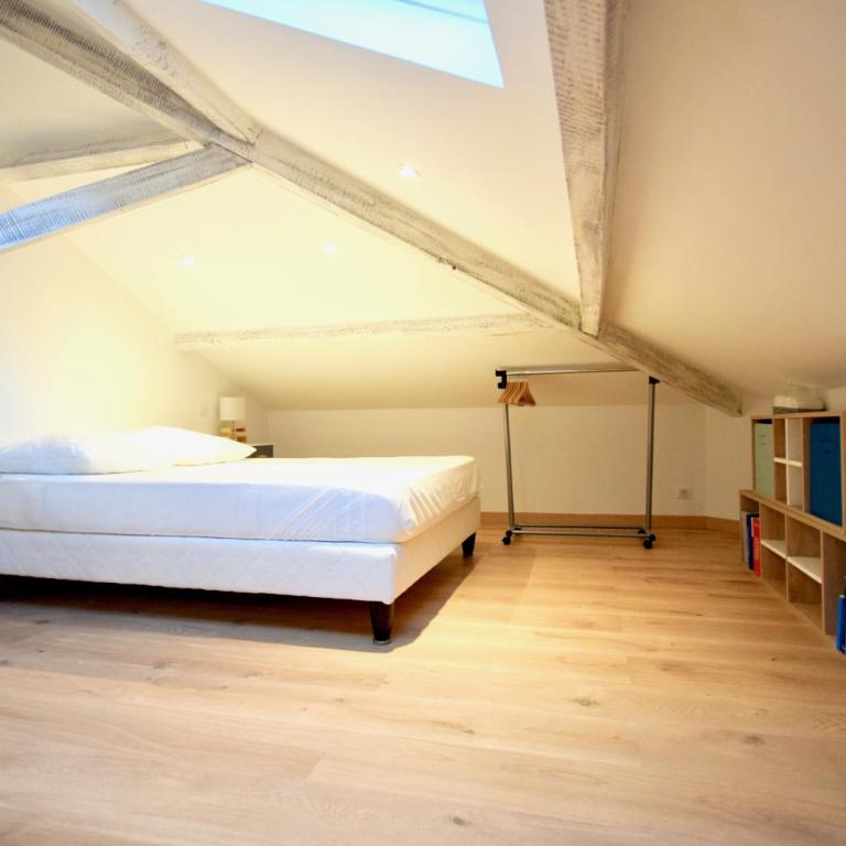 Charmante maison centre-ville Sainte-Maxime, plages à 2 pas - Three-Bedroom House - 10