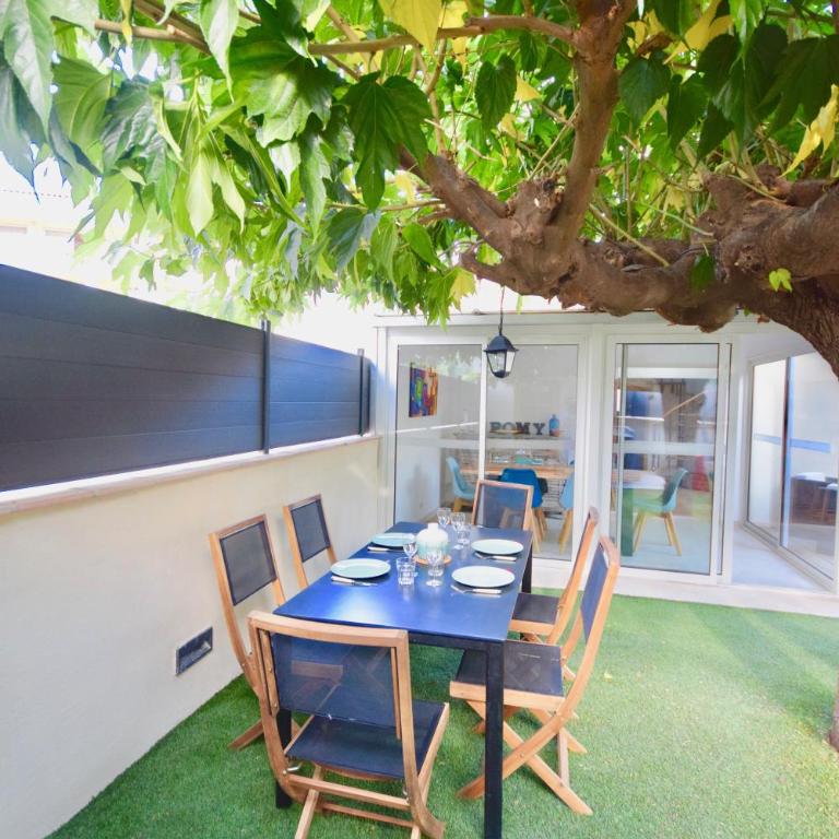 Charmante maison centre-ville Sainte-Maxime, plages à 2 pas - Three-Bedroom House - 22