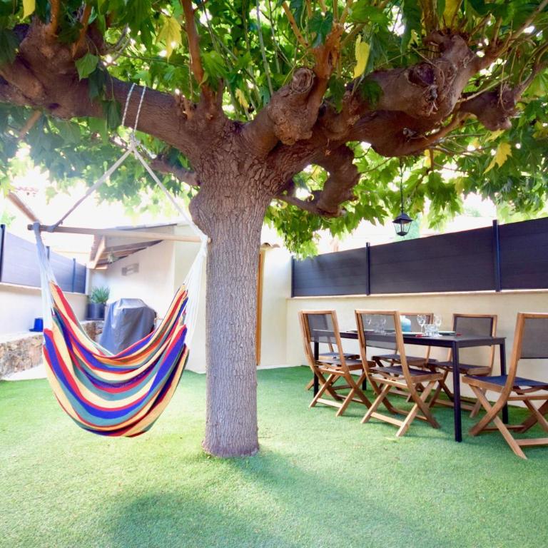 Charmante maison centre-ville Sainte-Maxime, plages à 2 pas - Three-Bedroom House - 1