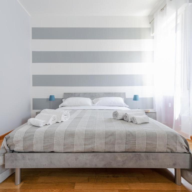 GuestHost - Sant'Orsola Colorful Huge Apartment - Two-Bedroom Apartment - 17