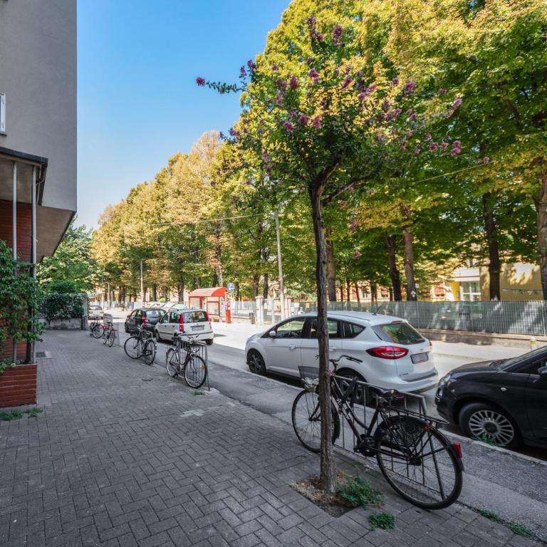 GuestHost - Sant'Orsola Colorful Huge Apartment - Two-Bedroom Apartment - 24