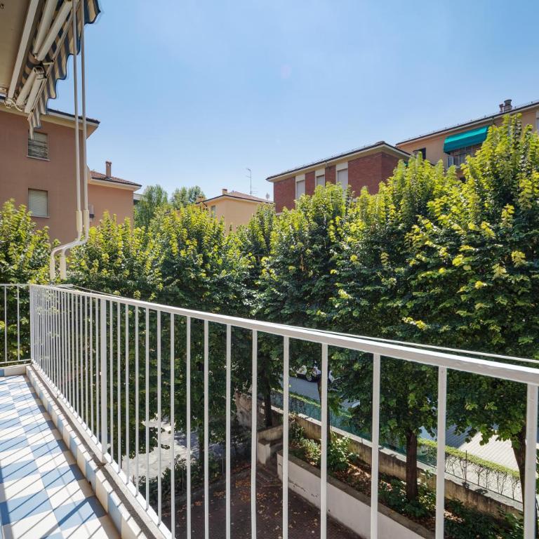 GuestHost - Sant'Orsola Colorful Huge Apartment - Two-Bedroom Apartment - 22