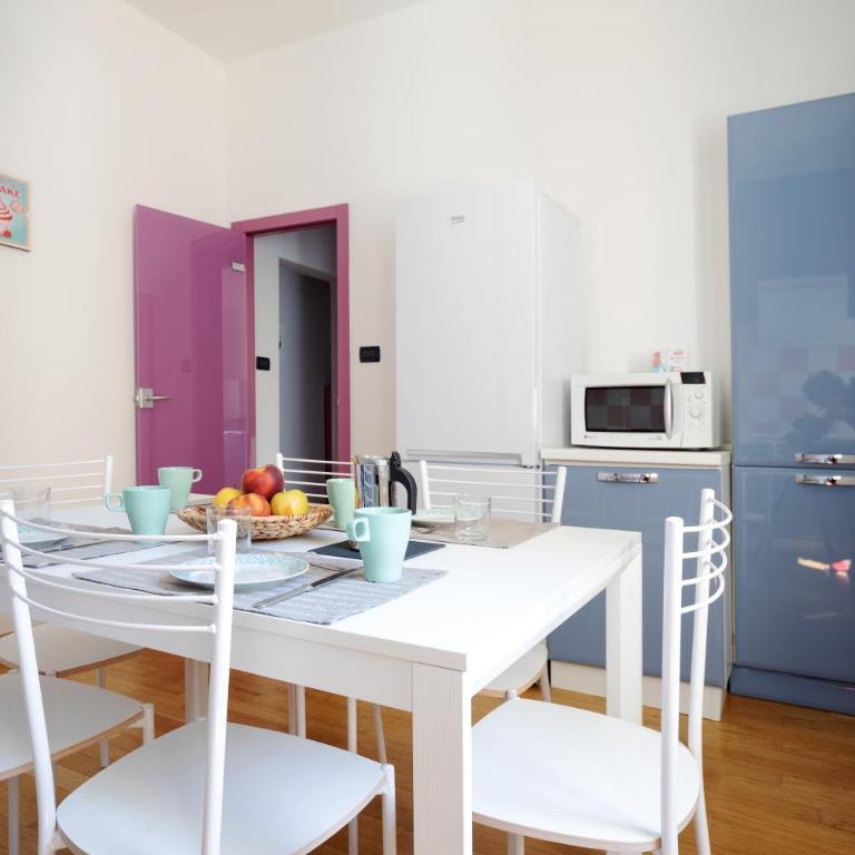 GuestHost - Sant'Orsola Colorful Huge Apartment - Two-Bedroom Apartment - 3