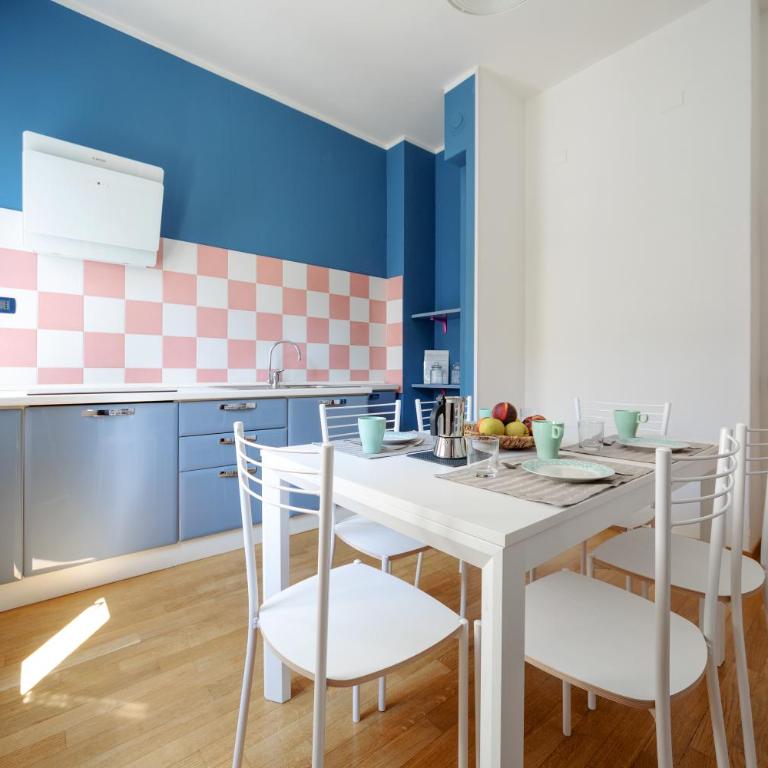 GuestHost - Sant'Orsola Colorful Huge Apartment - Two-Bedroom Apartment - 4