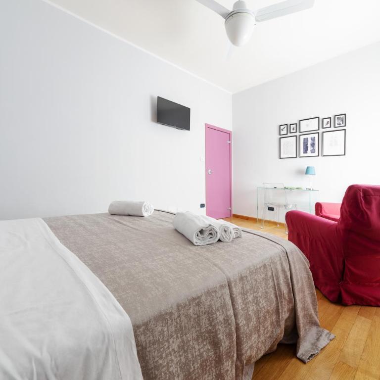 GuestHost - Sant'Orsola Colorful Huge Apartment - Two-Bedroom Apartment - 11