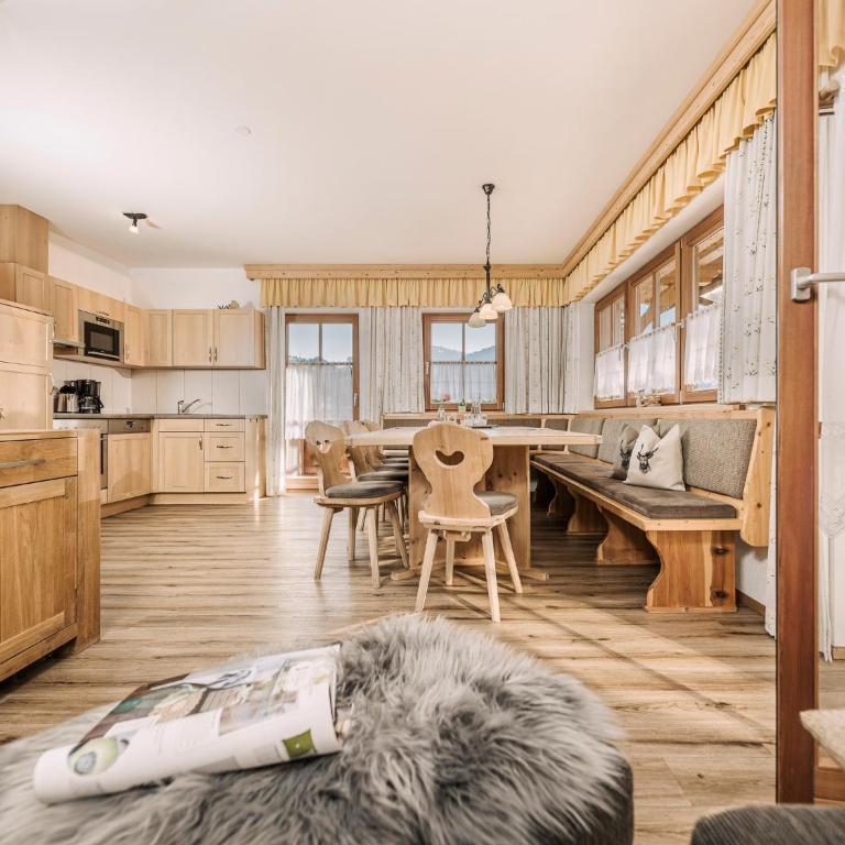 Feriendorf Joggler - Chalets nahe der Gondel - Haus mit 6 Schlafzimmern - 2