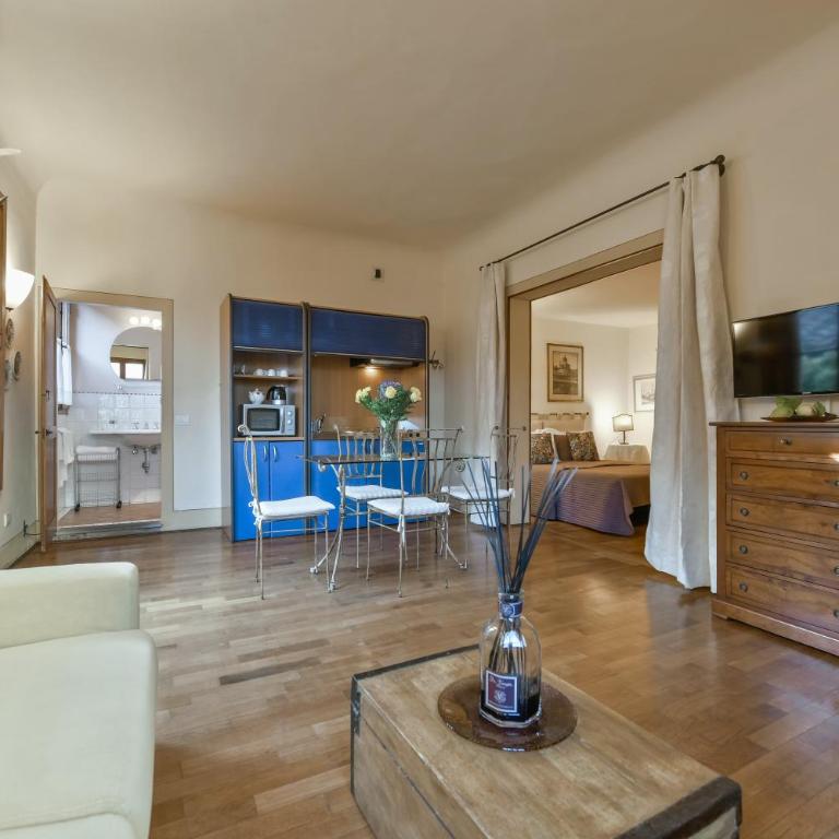 Palazzo Uguccioni Apartments - Studio with Terrace - 2