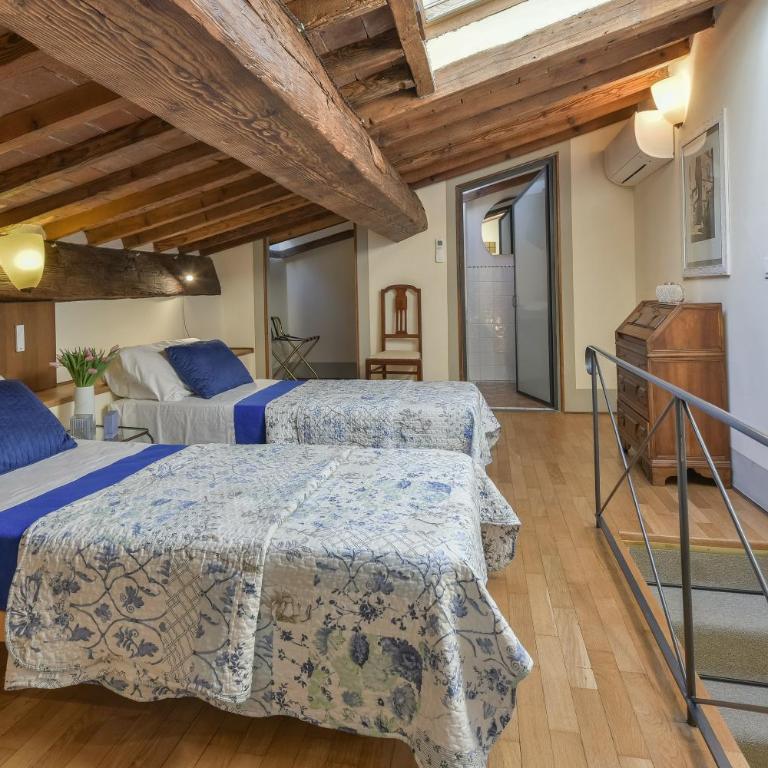 Palazzo Uguccioni Apartments - Two-Bedroom Apartment - Split Level - 10