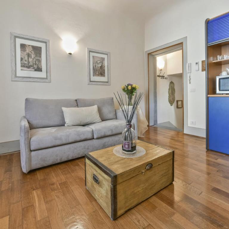 Palazzo Uguccioni Apartments - Two-Bedroom Apartment - Split Level - 2