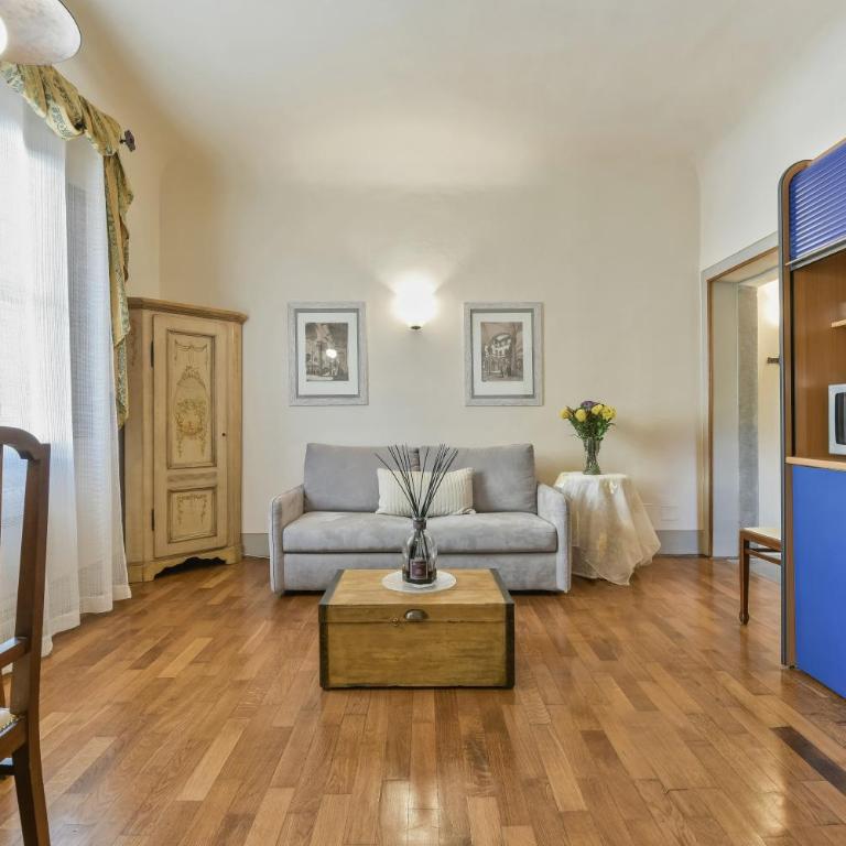 Palazzo Uguccioni Apartments - Two-Bedroom Apartment - Split Level - 5