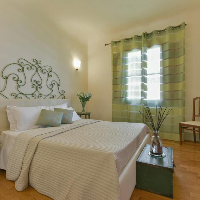 Palazzo Uguccioni Apartments - Two-Bedroom Apartment - Split Level - 3