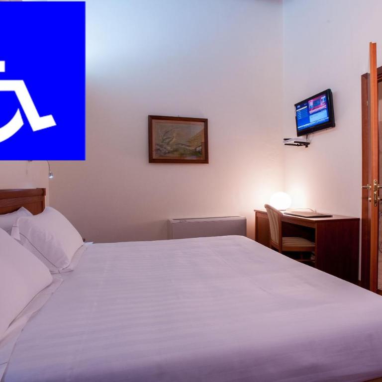 Hotel Flora - Camera Matrimoniale/Doppia con Letti Singoli - Accesso Disabili - 1