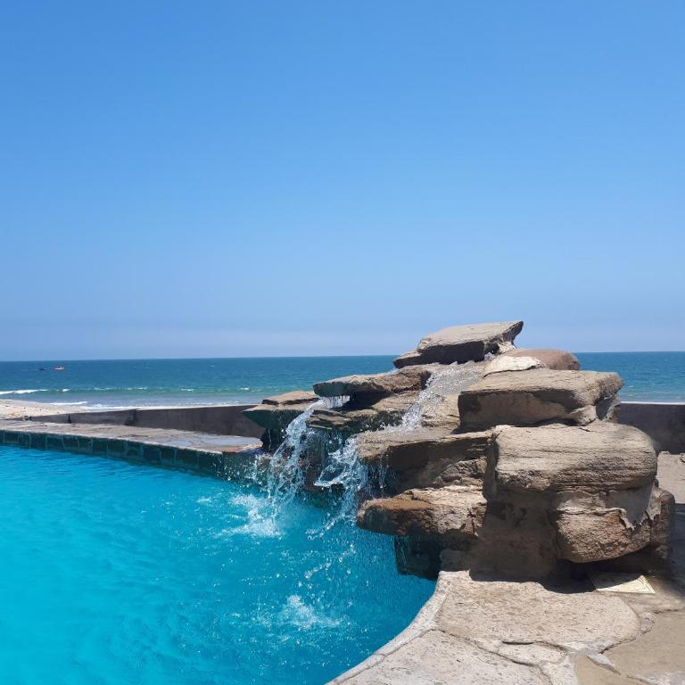 Hotel Casa Mediterranea Mancora - Habitación Doble con balcón y vistas parciales al mar - 1