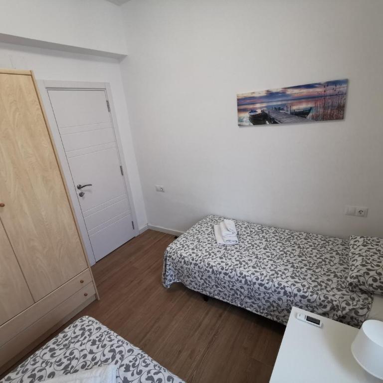 GENUAR APARTMENTS 3 Bedroom close to beach - Apartamento - 13