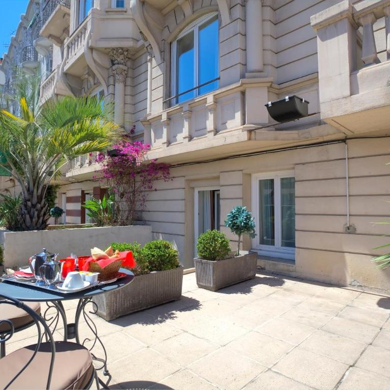 Hotel Renoir - Spacious Superior Room - 2
