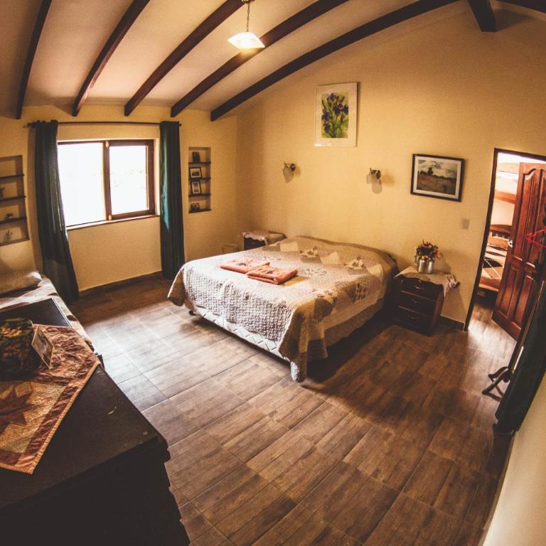 Hostel Serena - Habitación Familiar con baño privado - 3