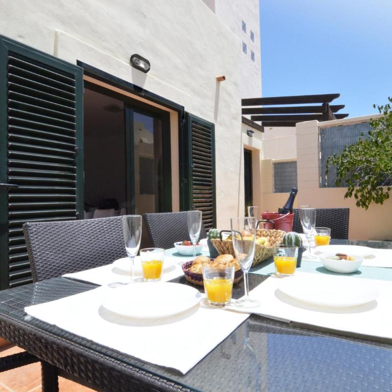Olympia House Lovely, Close to Town and Beaches with Private Pool & Fast WiFi - Villa - 3
