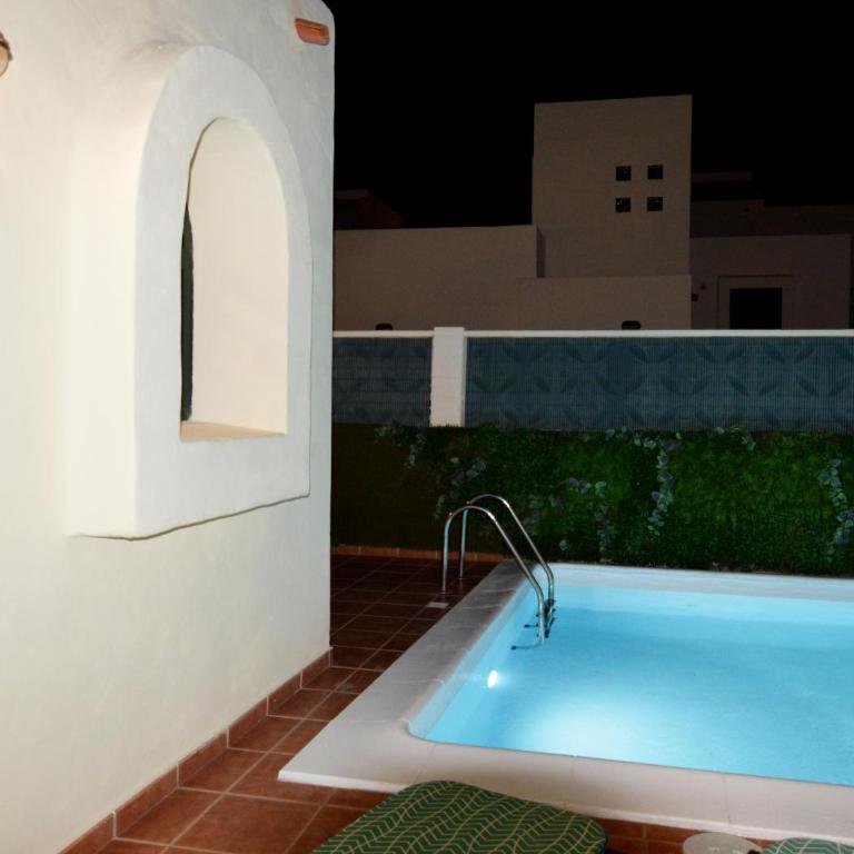 Olympia House Lovely, Close to Town and Beaches with Private Pool & Fast WiFi - Villa - 25