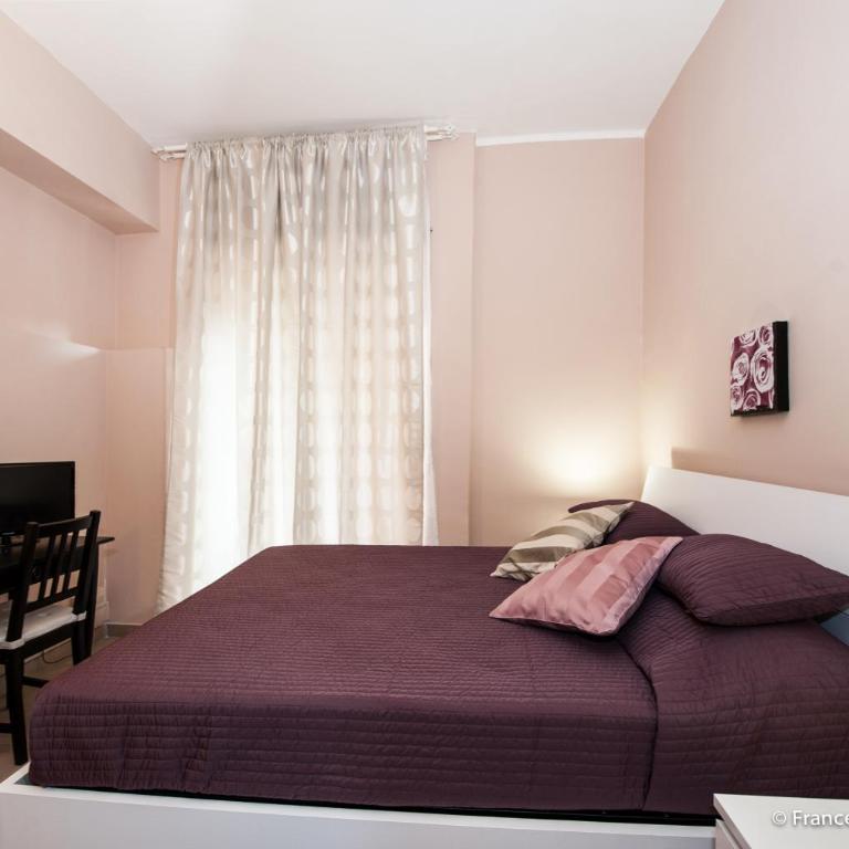B&B St. Peter's Suites - Camera Matrimoniale Piccola - 1