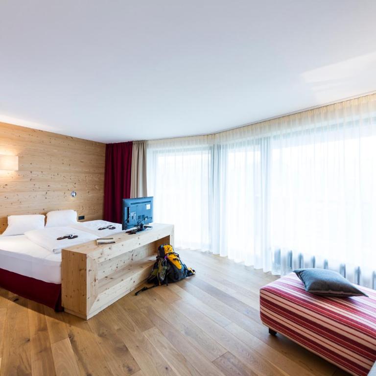 Dolomitenblick alps boutique hotel - Habitación Doble Superior con balcón y vistas a la montaña - 9