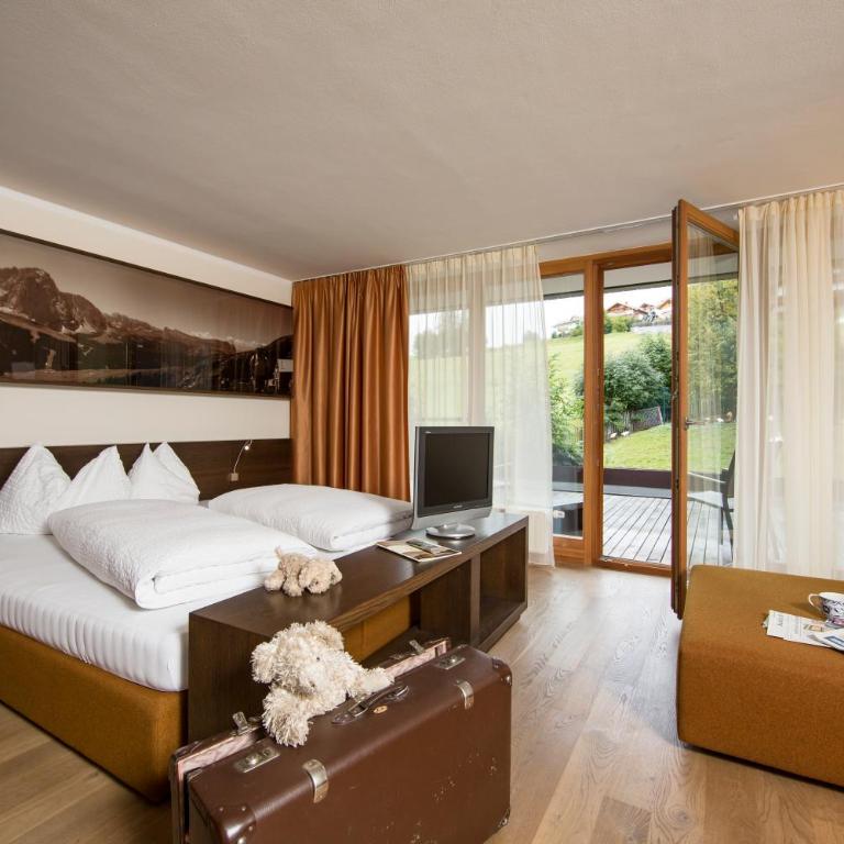 Dolomitenblick alps boutique hotel - Habitación Doble Superior con balcón y vistas a la montaña - 12