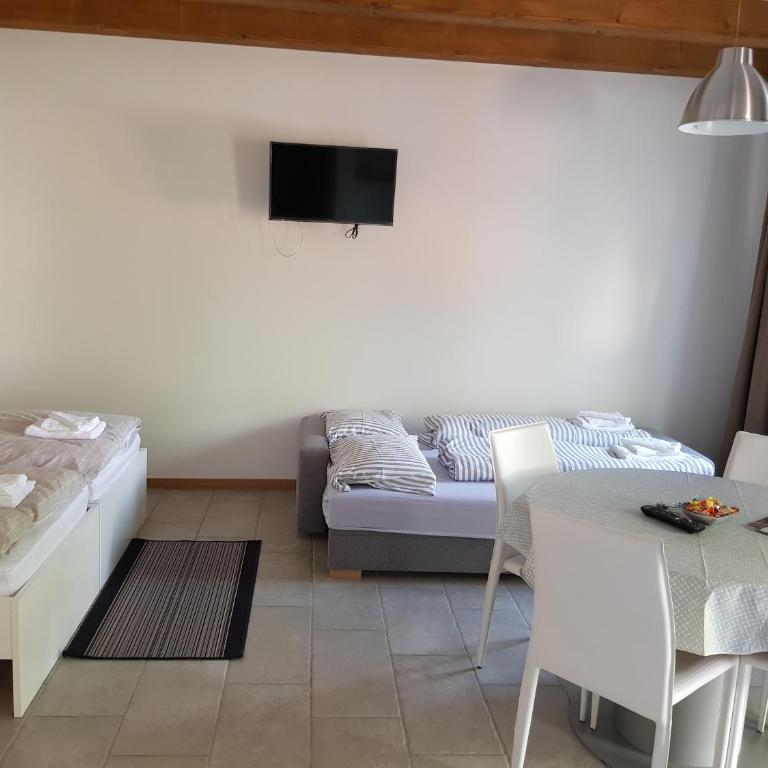 Agriturismo Kralj - Camera Doppia con Letti Singoli con Letto Supplementare - 1