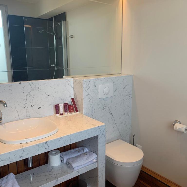 Les chambres du Waterzooi - Chambre Double avec Baignoire - Vue sur Port - 3