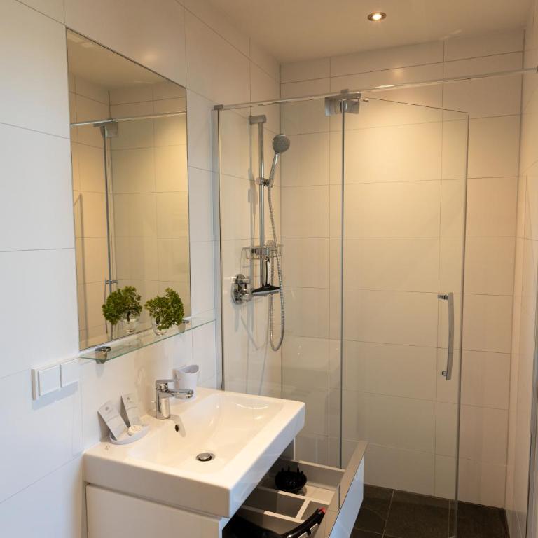TT-ROOMS - kontaktlos mit Self Check-in I FREE PARKING - Standard Apartment - 4